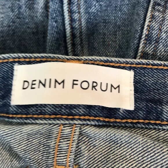Aritzia Denim Forum EX- Boyfriend Short Size 26 - Picture 7 of 9